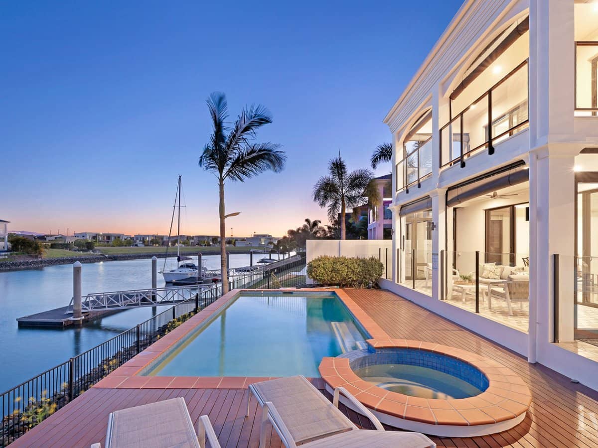 1051 Edgecliff Drive, Sanctuary Cove - Thumbnail 1