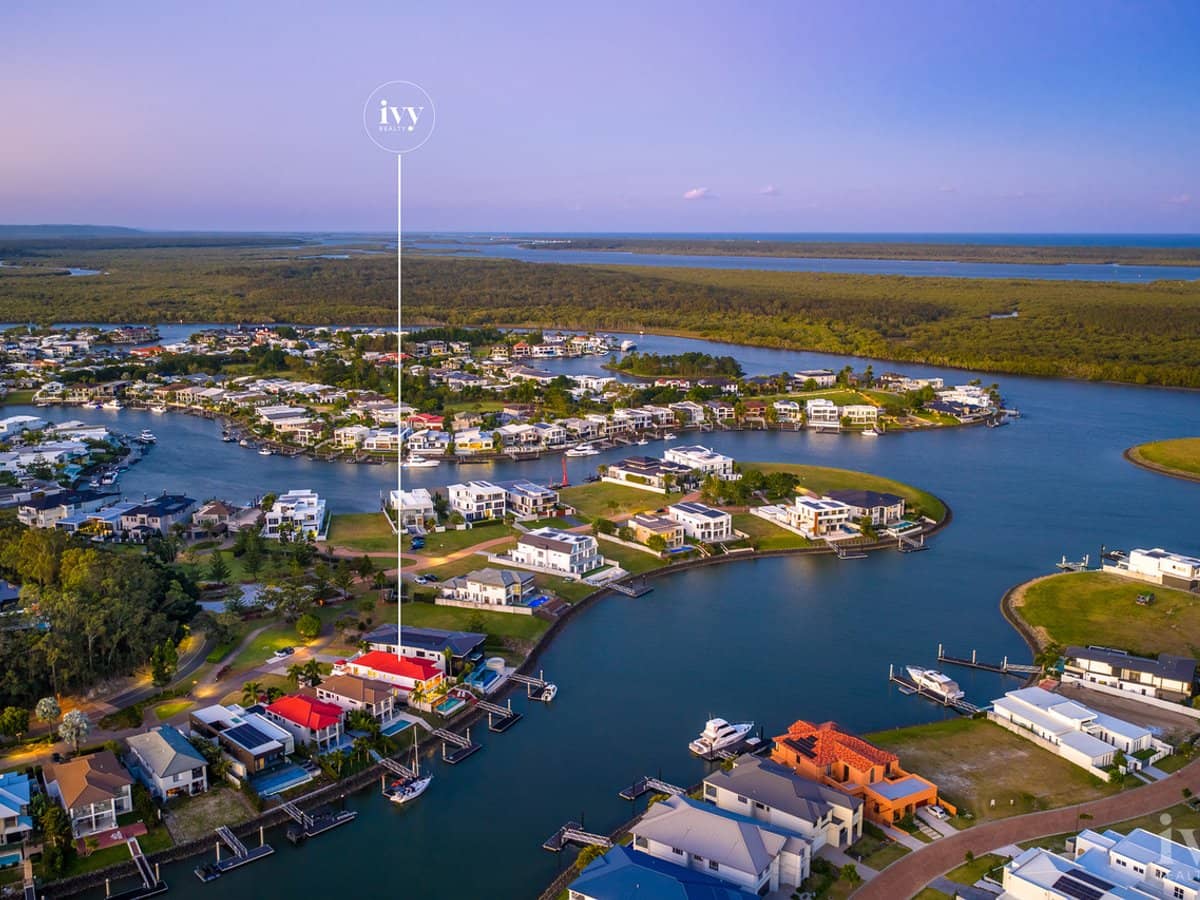 1051 Edgecliff Drive, Sanctuary Cove - Thumbnail 2