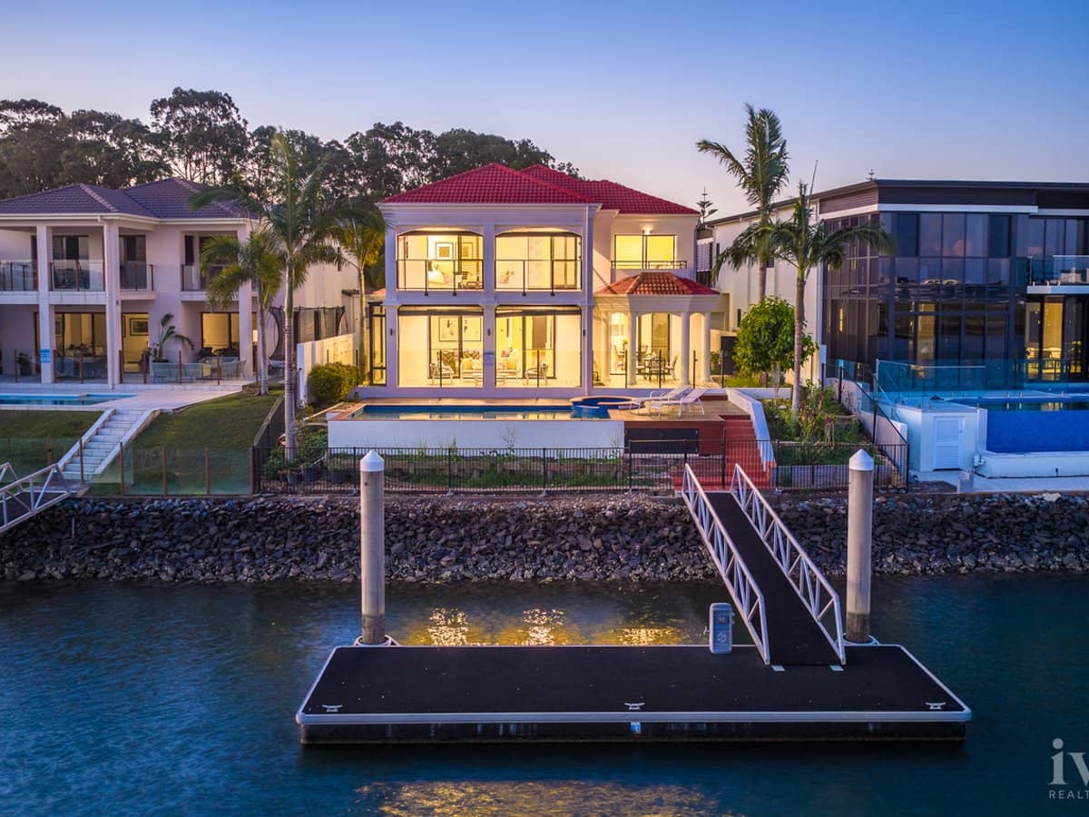 1051 Edgecliff Drive, Sanctuary Cove - Thumbnail 3