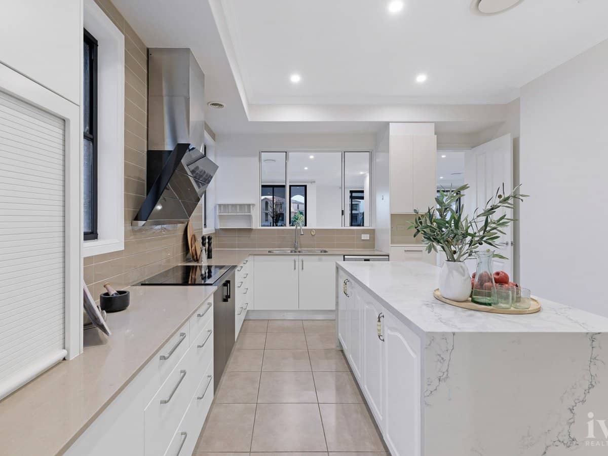 1051 Edgecliff Drive, Sanctuary Cove - Thumbnail 6