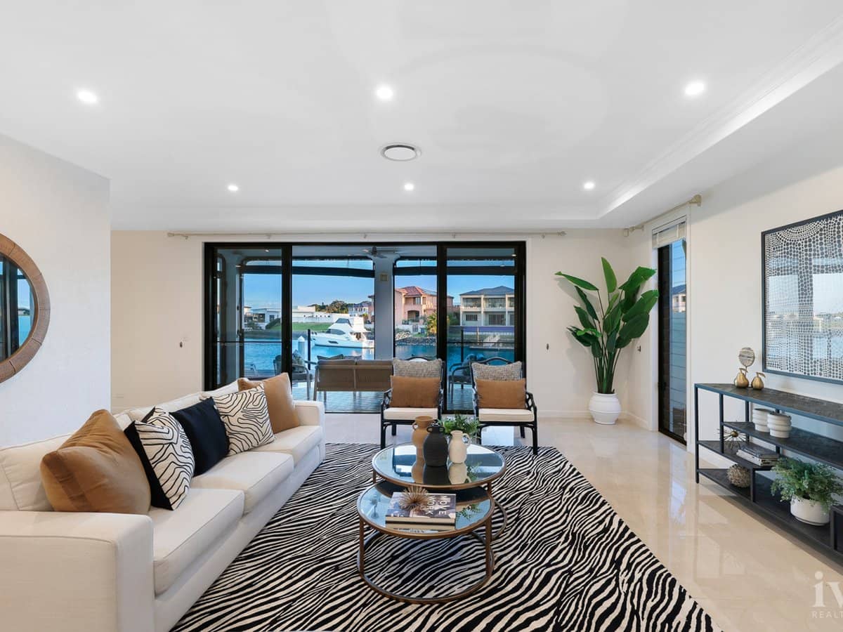 1051 Edgecliff Drive, Sanctuary Cove - Thumbnail 10