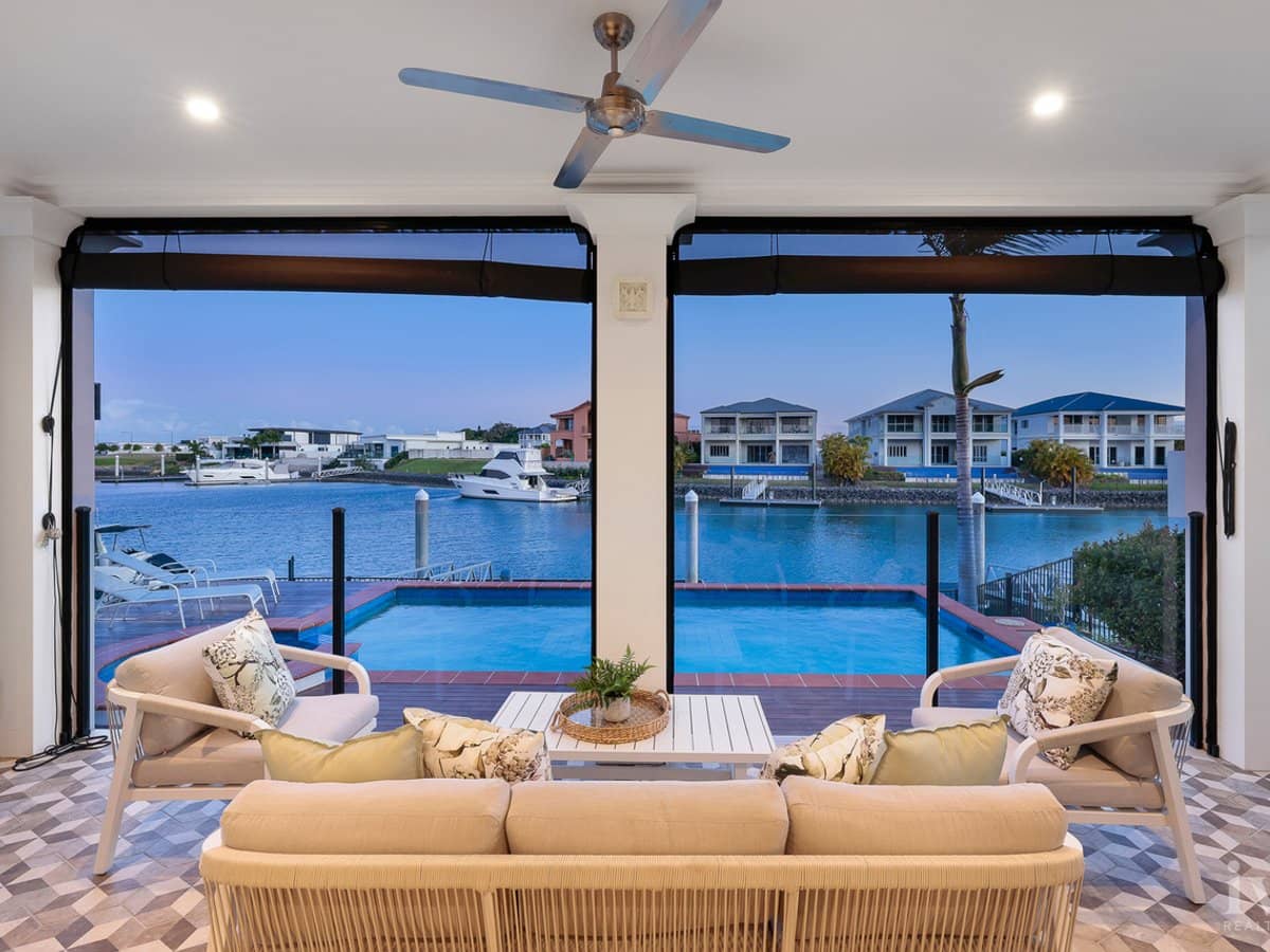 1051 Edgecliff Drive, Sanctuary Cove - Thumbnail 14