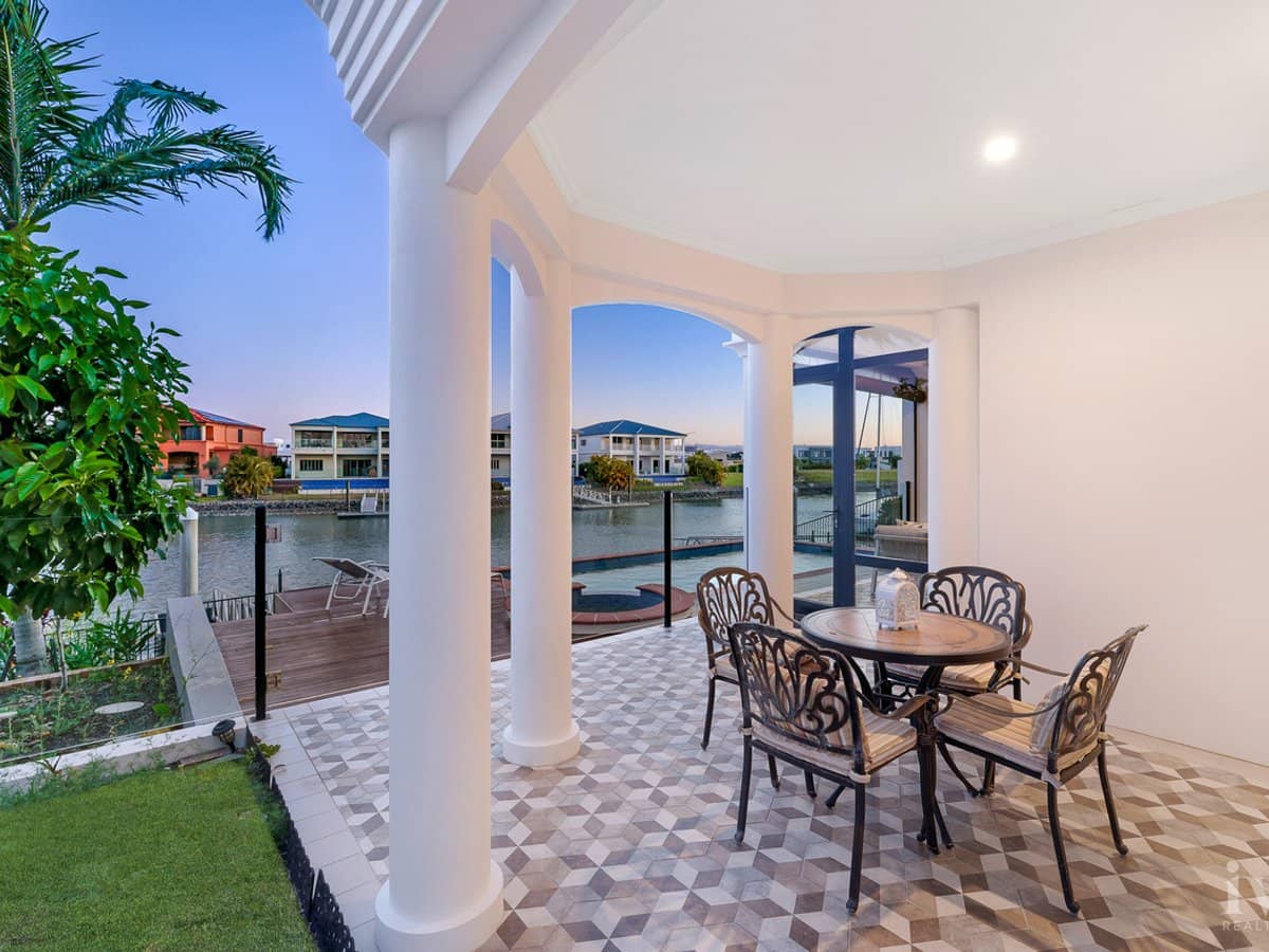 1051 Edgecliff Drive, Sanctuary Cove - Thumbnail 15