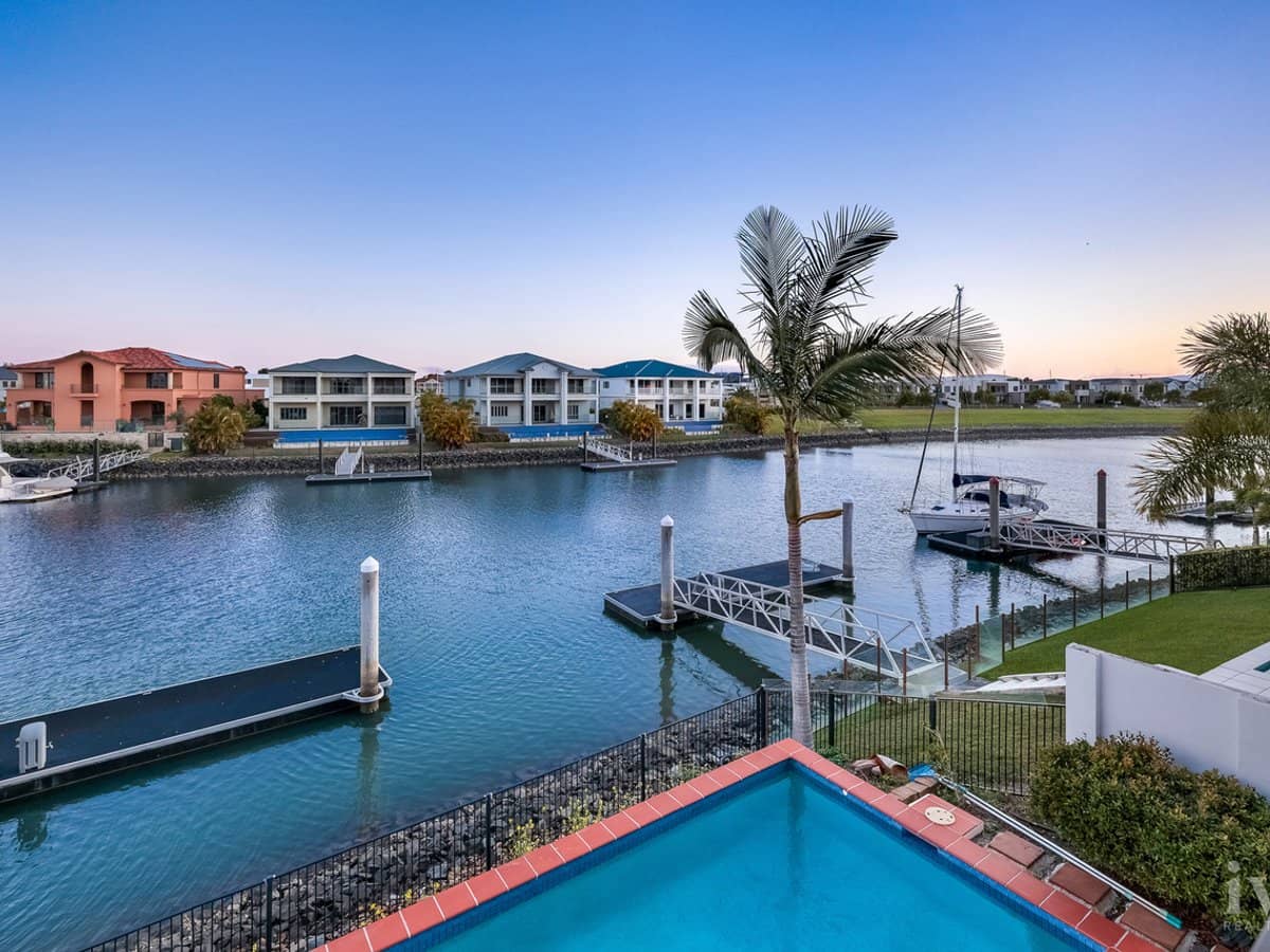 1051 Edgecliff Drive, Sanctuary Cove - Thumbnail 20