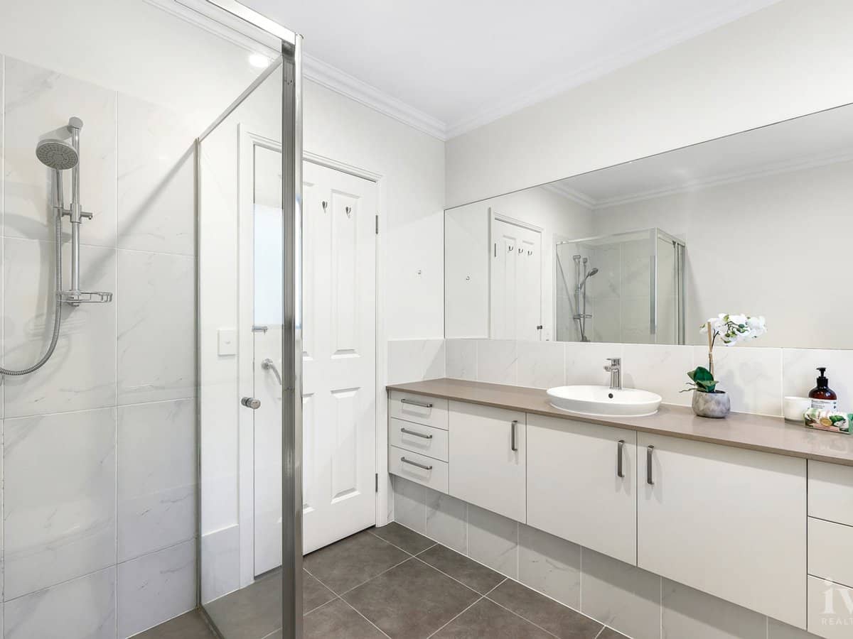 1051 Edgecliff Drive, Sanctuary Cove - Thumbnail 23