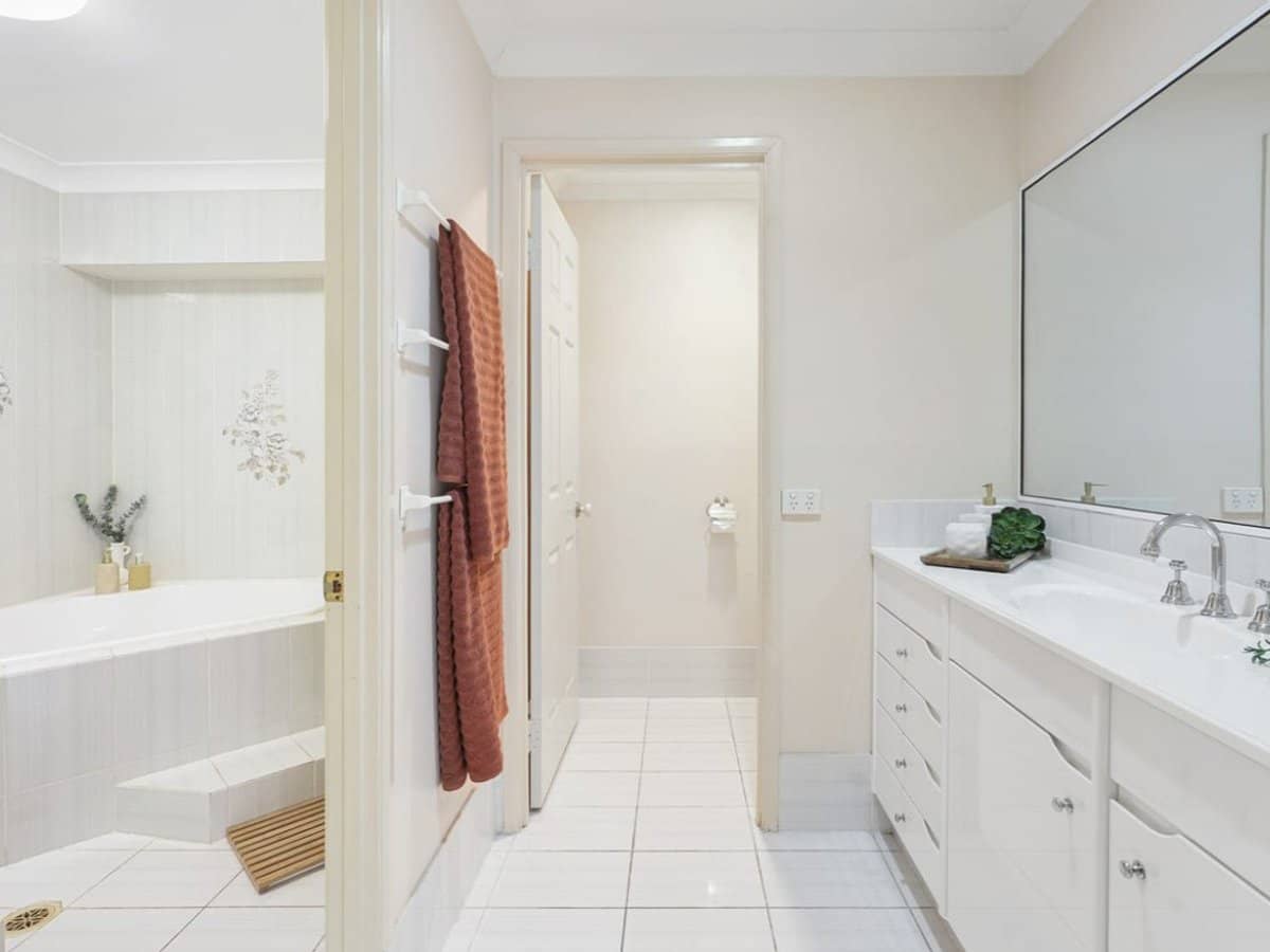 60-62 Newport Drive, ROBINA - Thumbnail 17