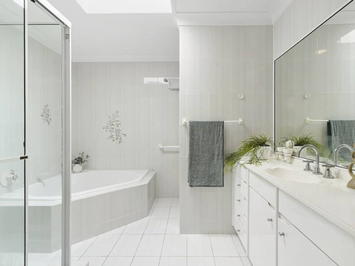 60-62 Newport Drive, ROBINA - Thumbnail 21