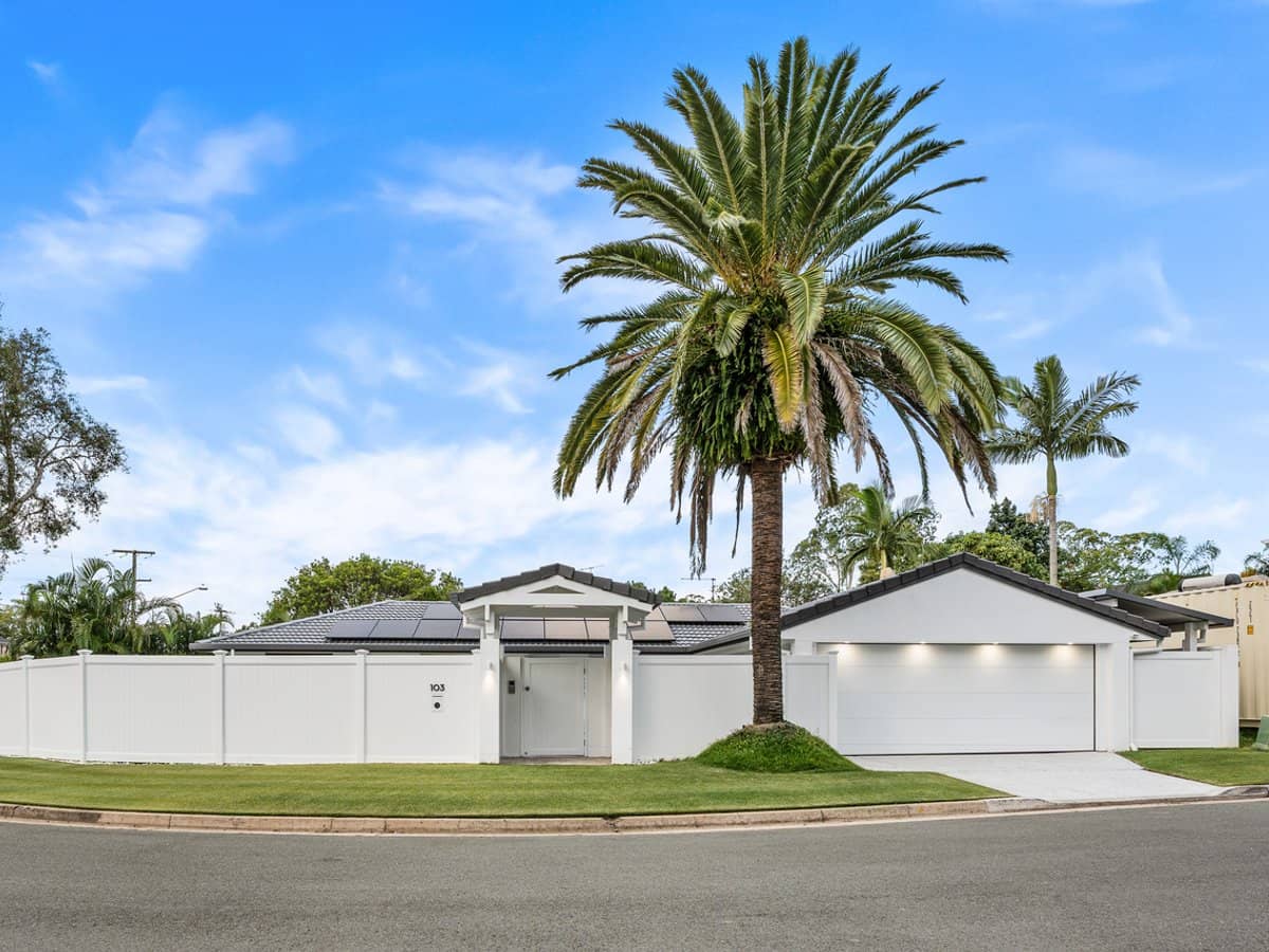 103 Yangoora Crescent, ASHMORE - Thumbnail 1