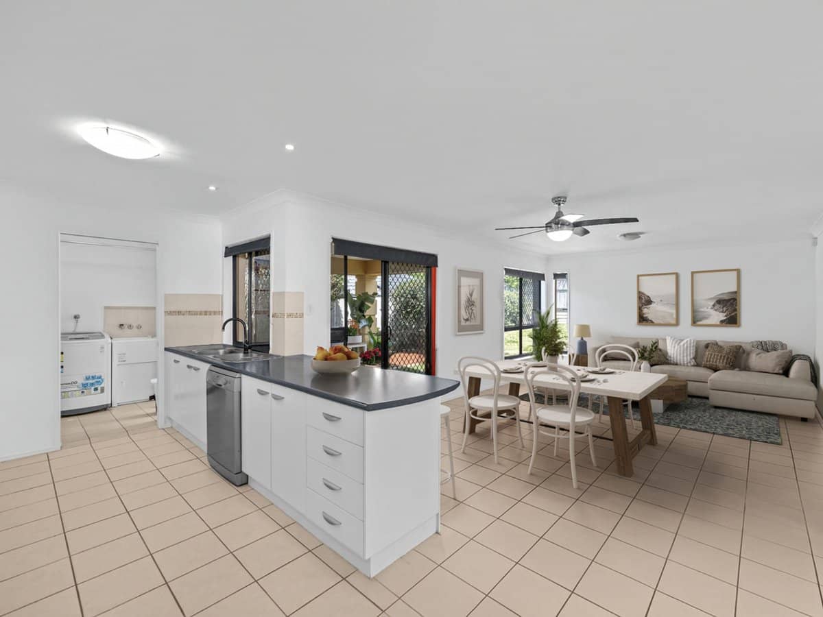 13 Breakspear Road, MOLENDINAR - Thumbnail 9