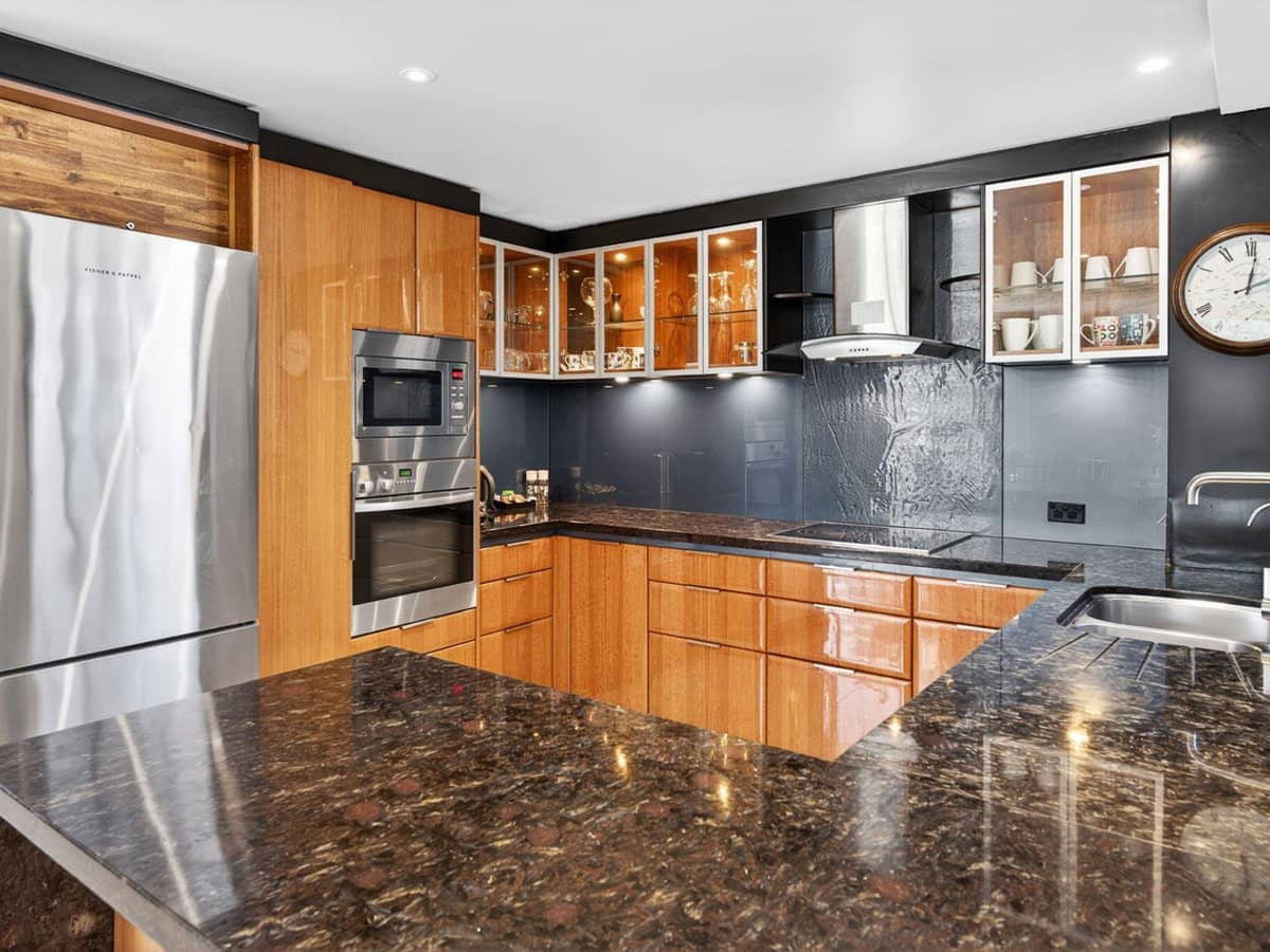 4 Thornton Street, Surfers Paradise - Thumbnail 7