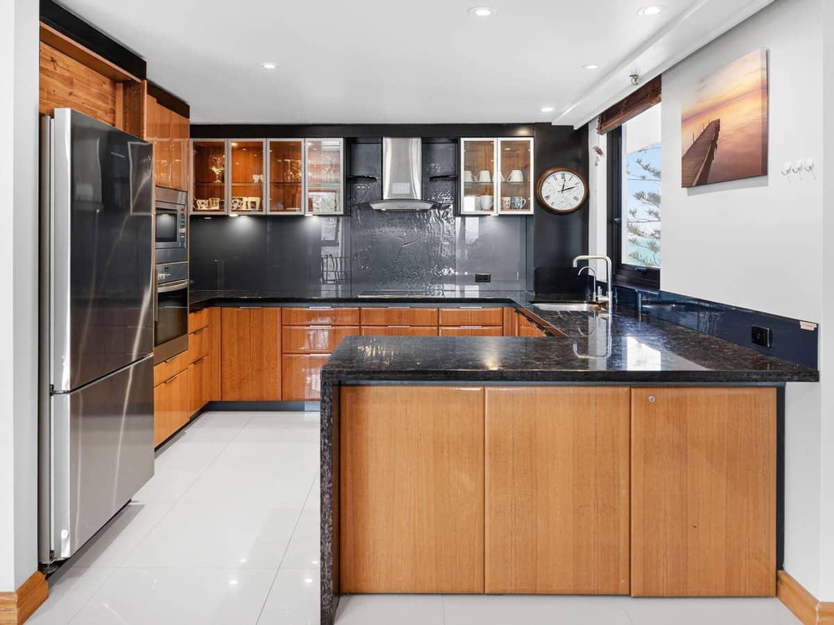 4 Thornton Street, Surfers Paradise - Thumbnail 8