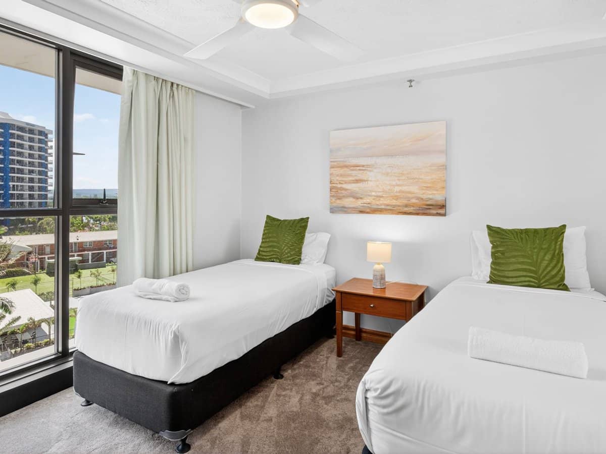 4 Thornton Street, Surfers Paradise - Thumbnail 13