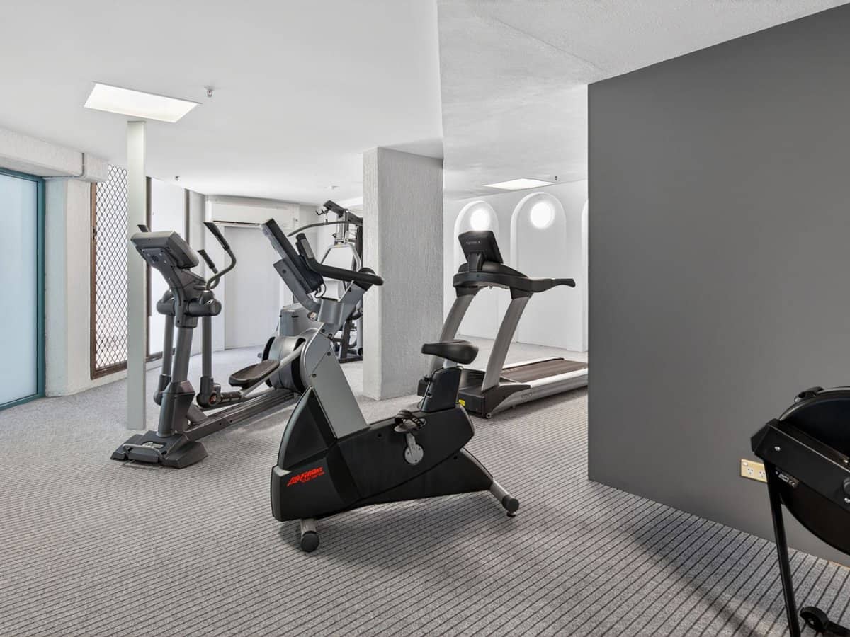 4 Thornton Street, Surfers Paradise - Thumbnail 24