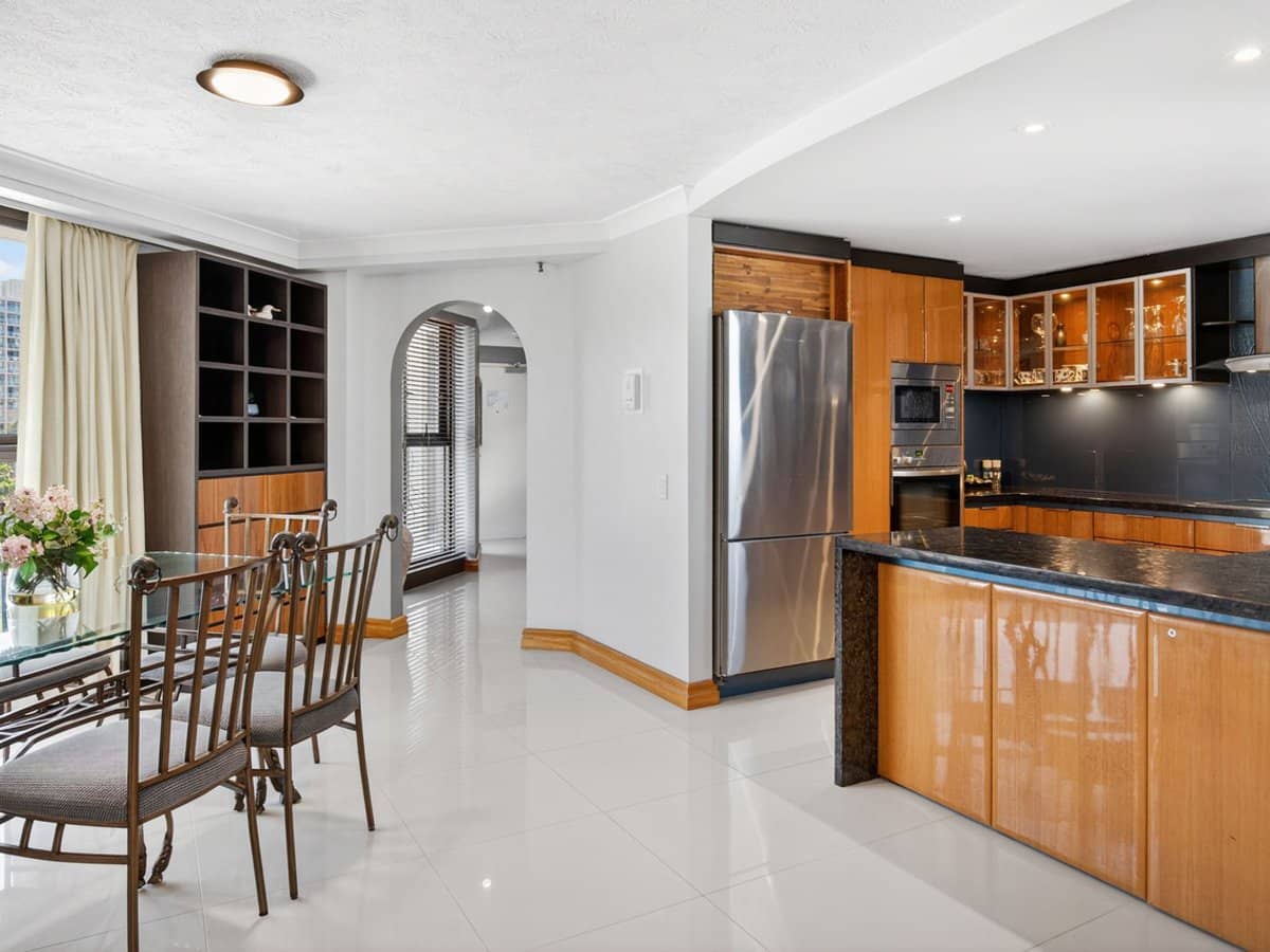 4 Thornton Street, Surfers Paradise - Thumbnail 12