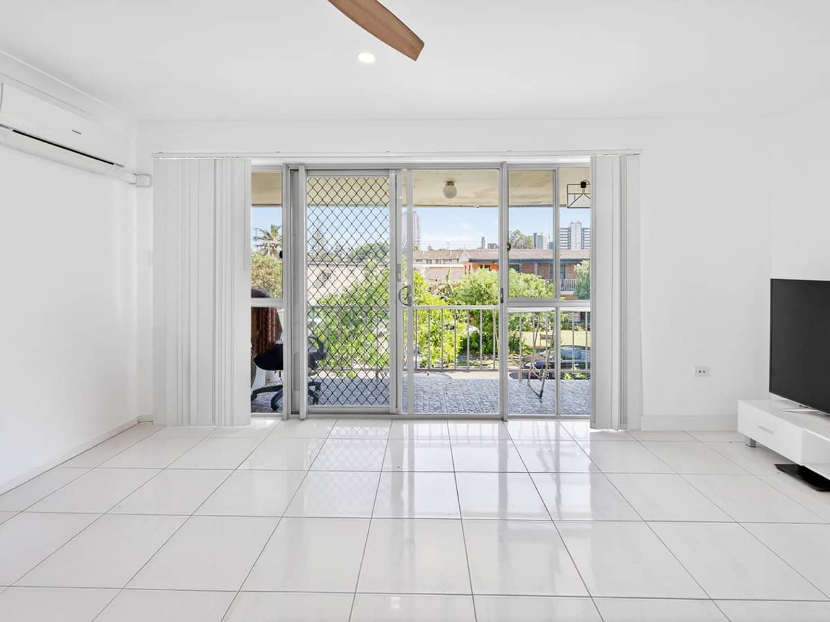 2 Sunrise Boulevard, Surfers Paradise - Thumbnail 3