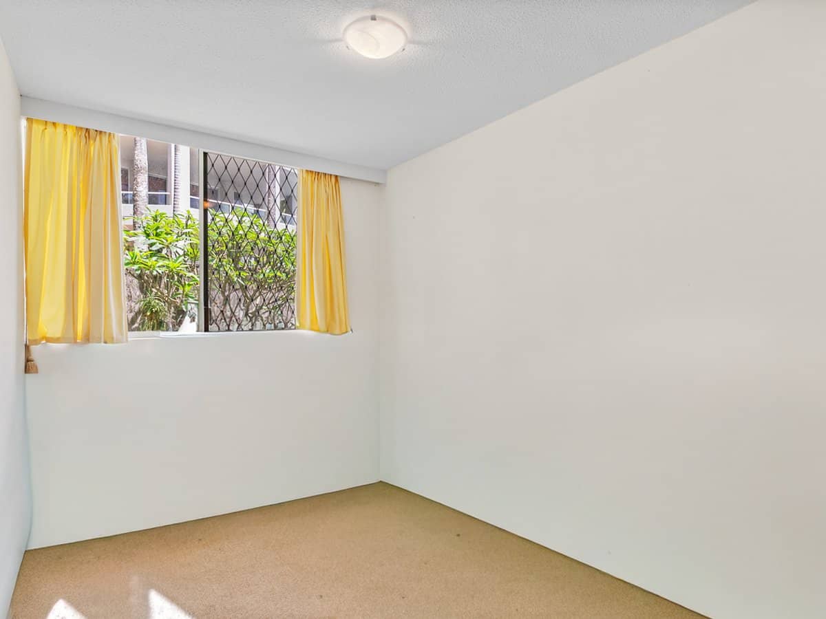 28 Beach Parade, SURFERS PARADISE - Thumbnail 4