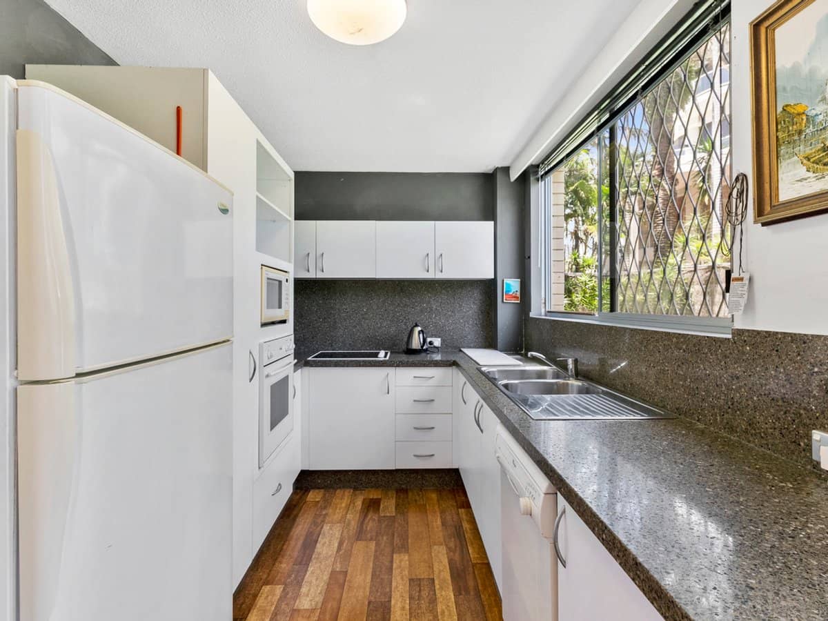 28 Beach Parade, SURFERS PARADISE - Thumbnail 6