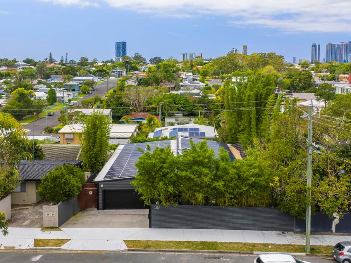 39 Kumbari Avenue, SOUTHPORT - Thumbnail 1