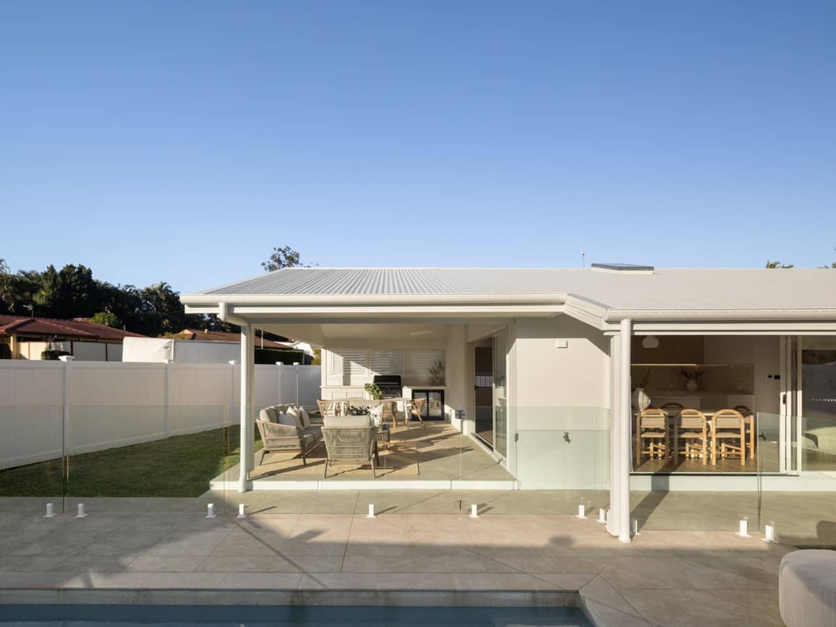 62 Numeralla Avenue, ASHMORE - Thumbnail 2