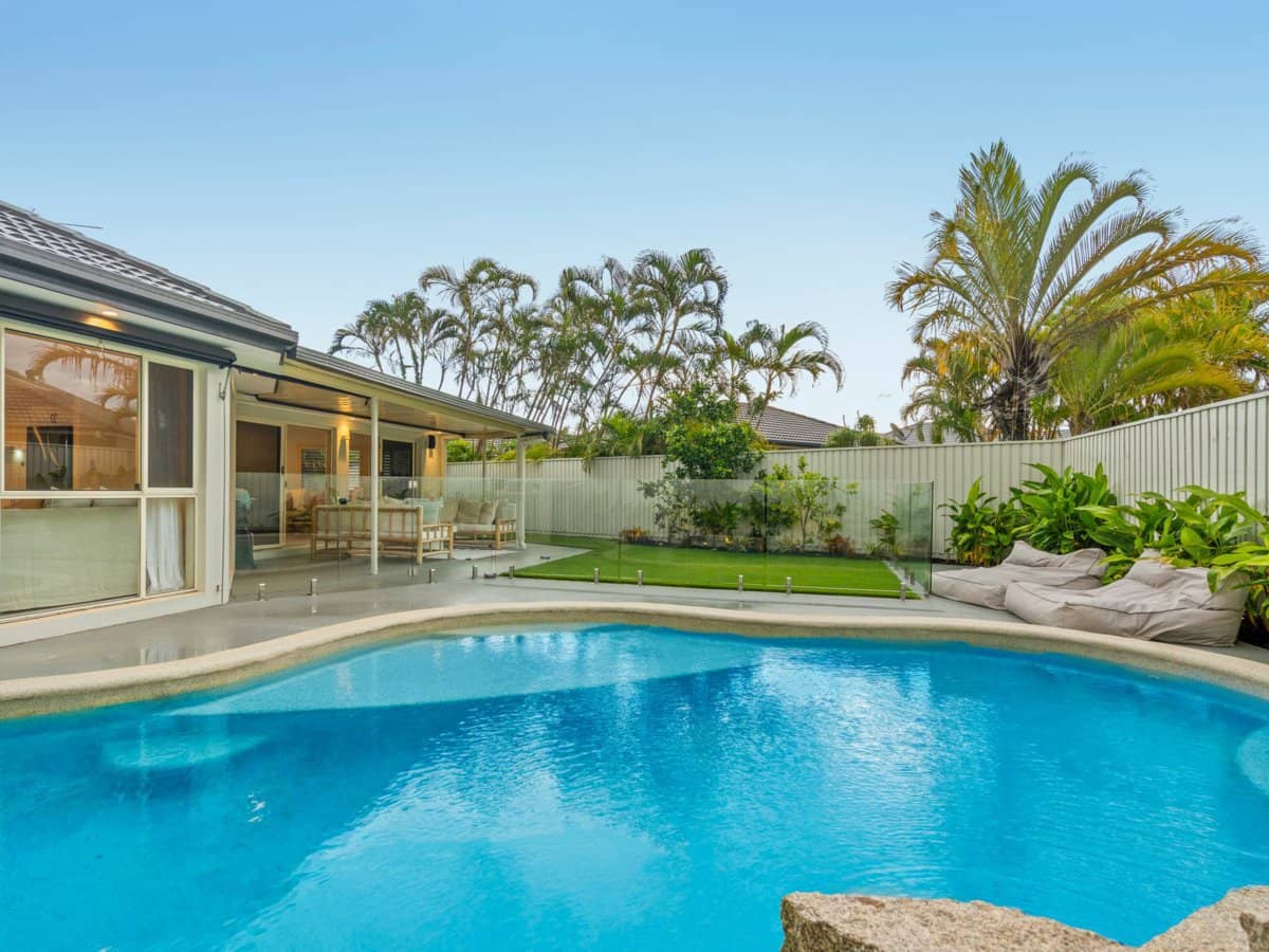 3 Lanai Drive, BURLEIGH WATERS - Thumbnail 1