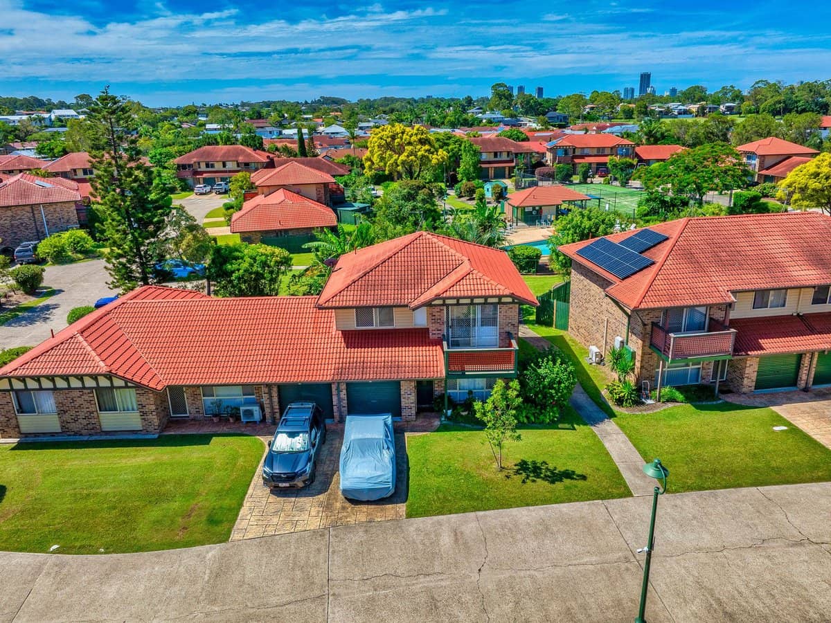 23 Tristan Court, Benowa - Thumbnail 1