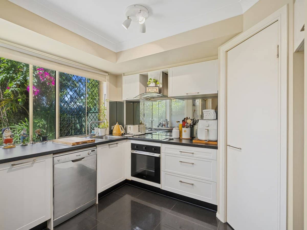 23 Tristan Court, Benowa - Thumbnail 8