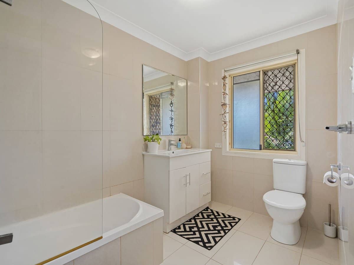 23 Tristan Court, Benowa - Thumbnail 13