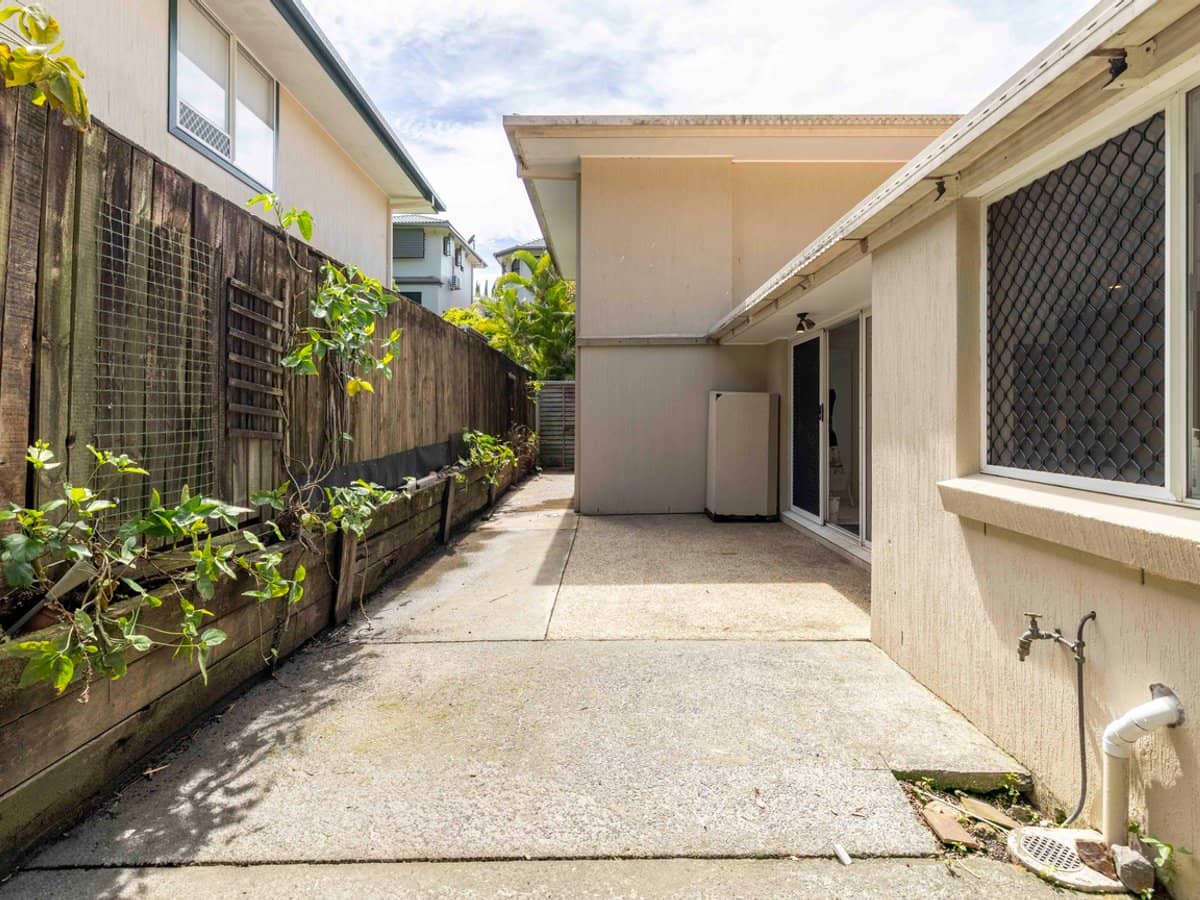 143 Cotlew Street, ASHMORE - Thumbnail 23