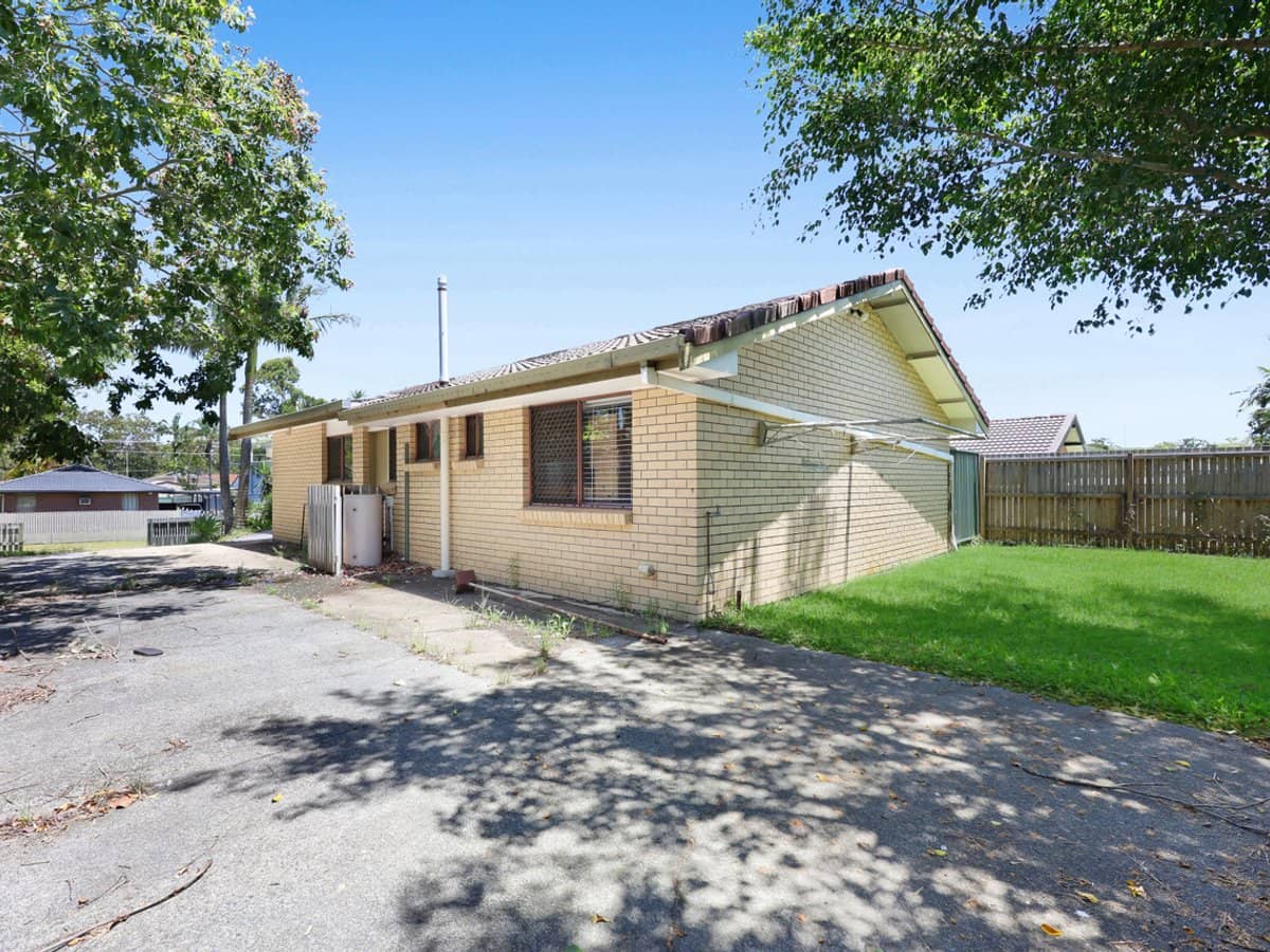 19 Warratina Street, Labrador - Thumbnail 1