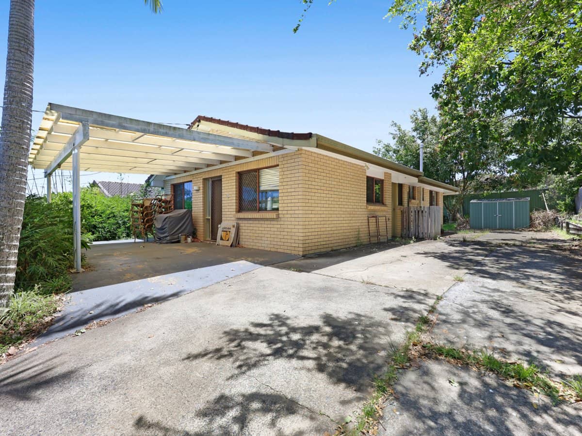 19 Warratina Street, Labrador - Thumbnail 2