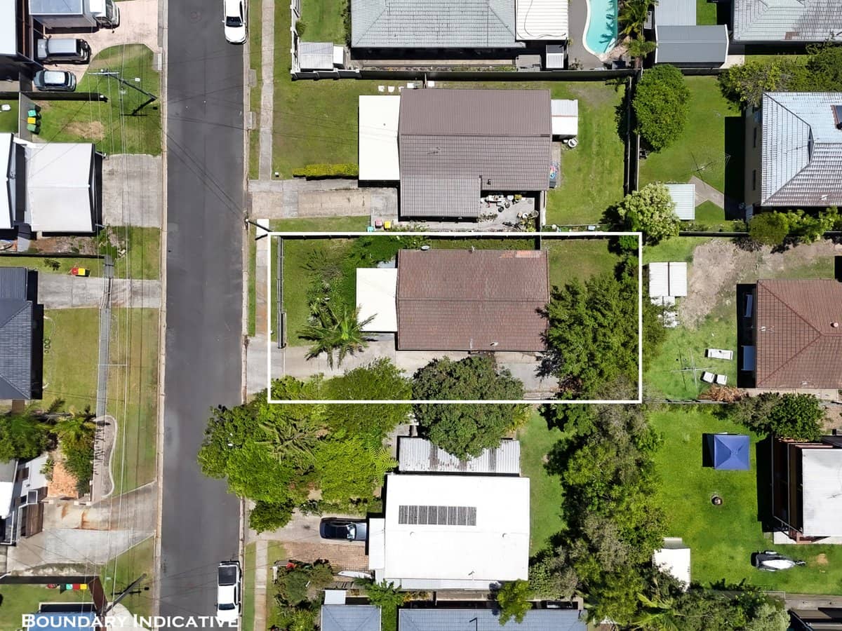 19 Warratina Street, Labrador - Thumbnail 4