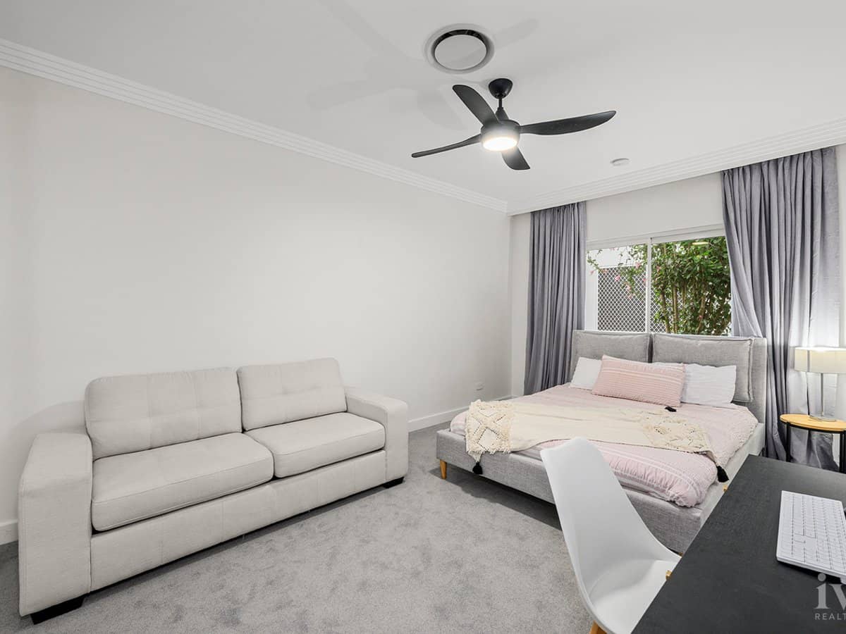 4 Excalibur Court, Sovereign Islands - Thumbnail 22