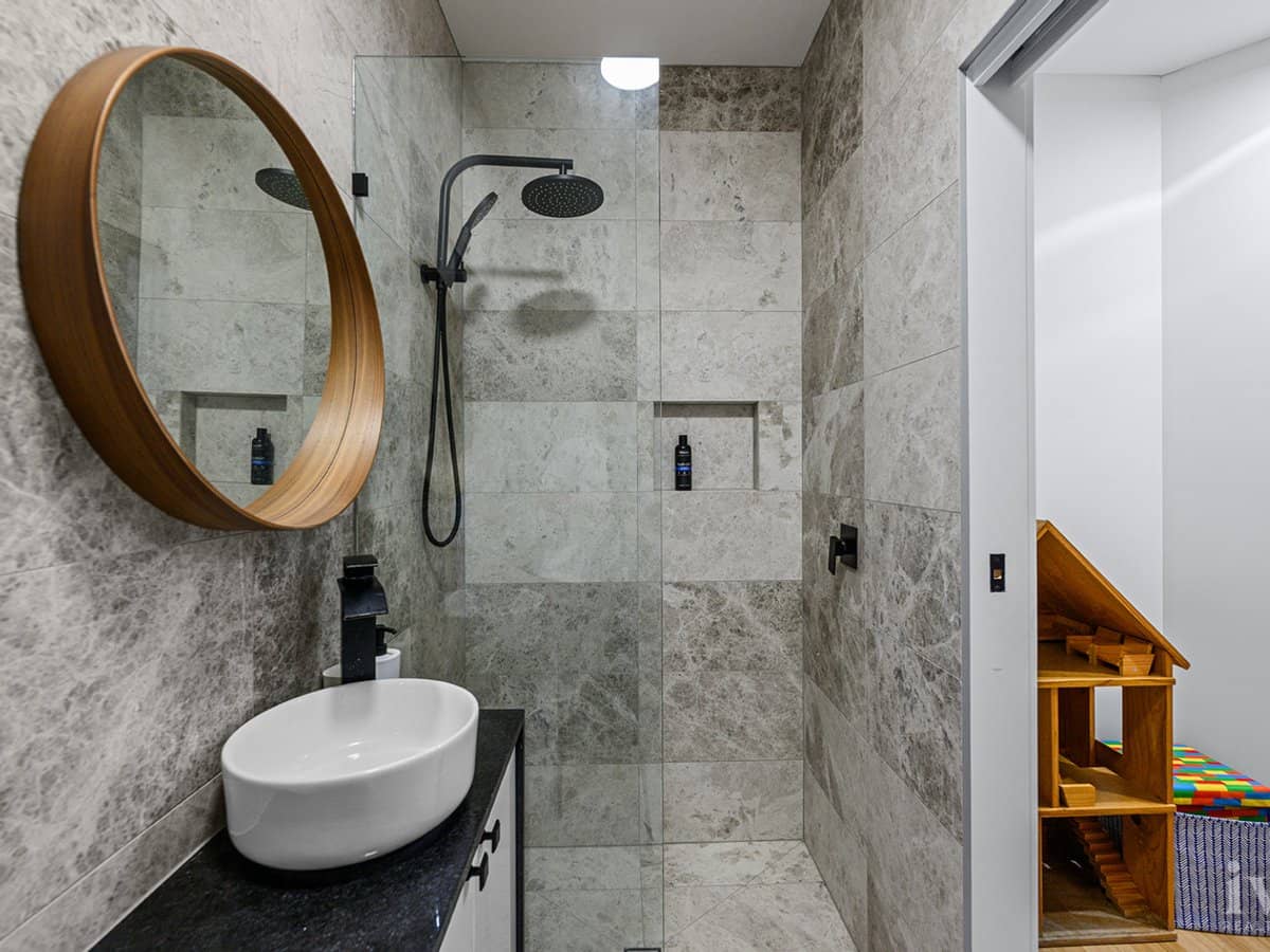 4 Excalibur Court, Sovereign Islands - Thumbnail 24