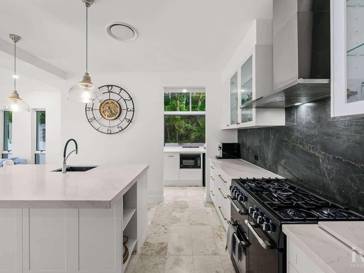 4 Excalibur Court, Sovereign Islands - Thumbnail 9