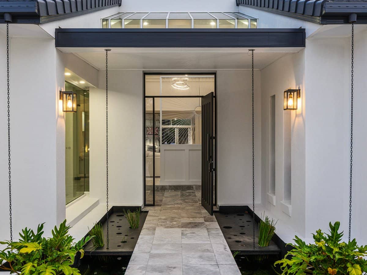 4 Excalibur Court, Sovereign Islands - Thumbnail 25