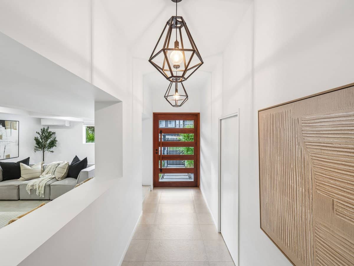 8 Warrungen Way, Ashmore - Thumbnail 5