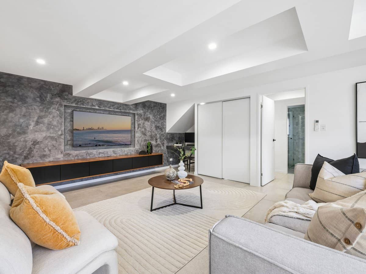 8 Warrungen Way, Ashmore - Thumbnail 8