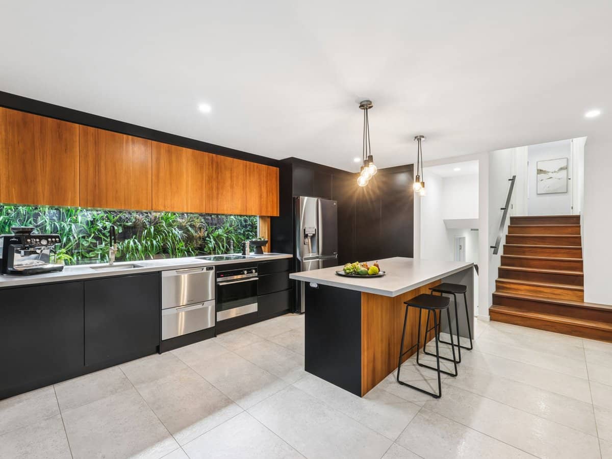 8 Warrungen Way, Ashmore - Thumbnail 11