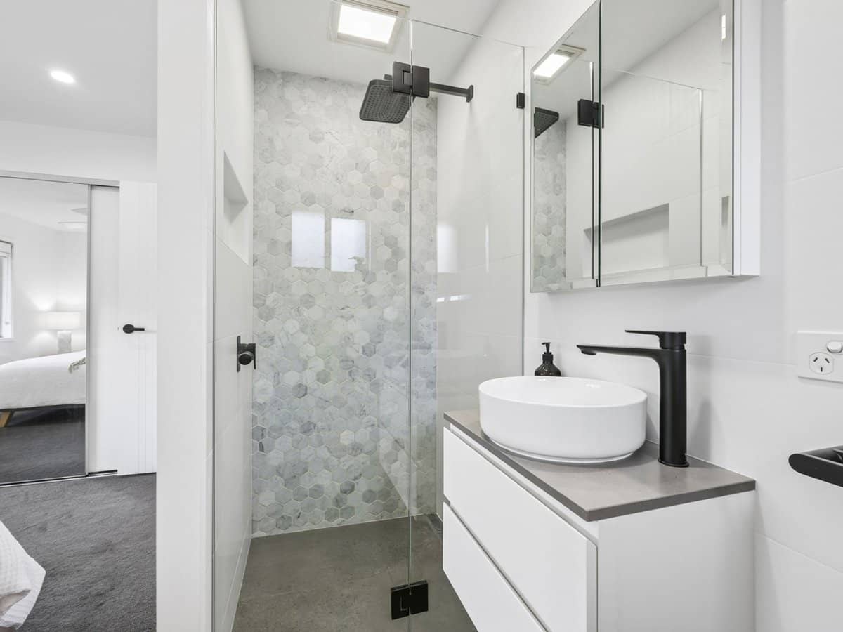 8 Warrungen Way, Ashmore - Thumbnail 25