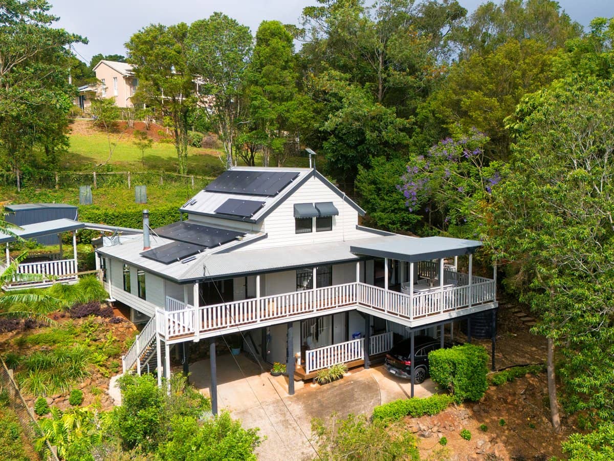 5 Jacaranda Court, BEECHMONT - Thumbnail 3