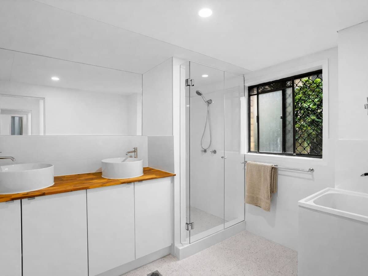 44 Sunrise Boulevard, SURFERS PARADISE - Thumbnail 6