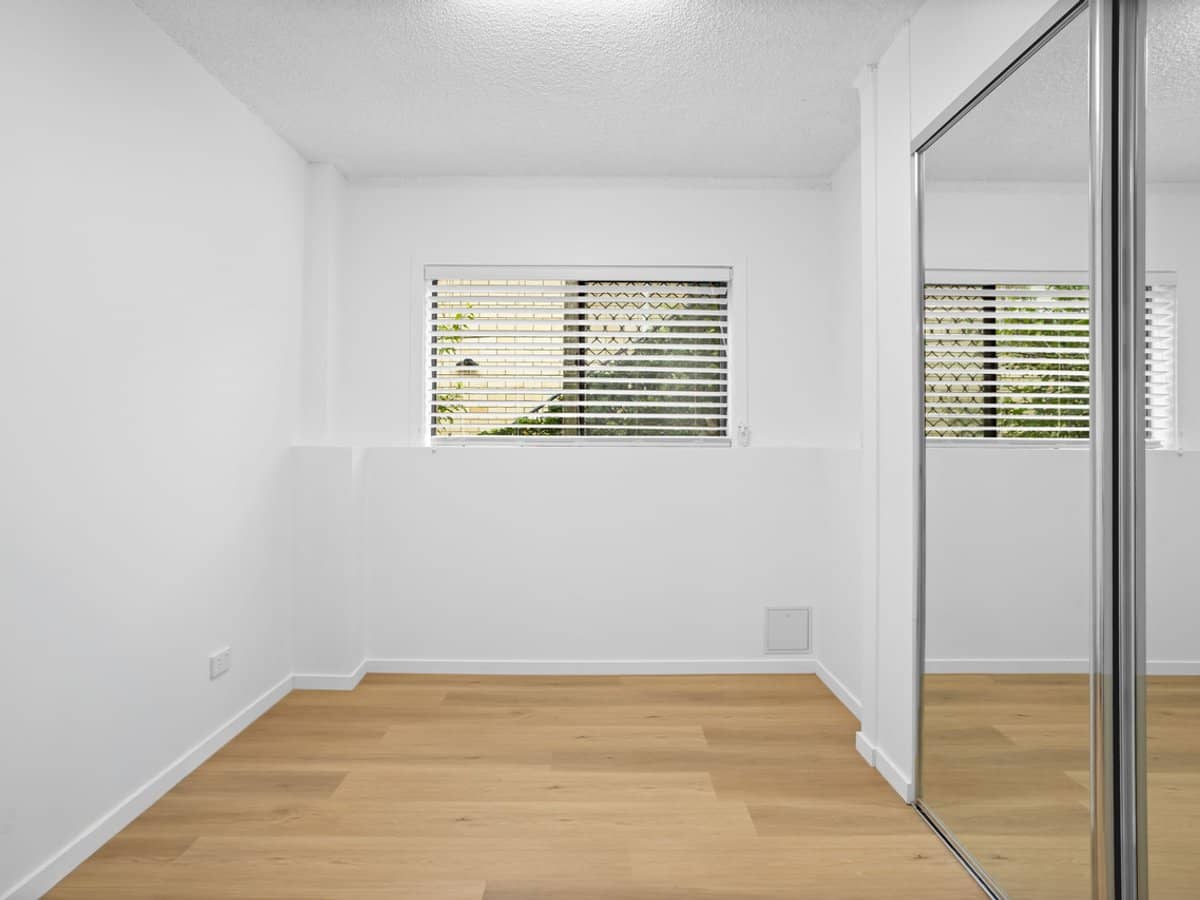 44 Sunrise Boulevard, SURFERS PARADISE - Thumbnail 7