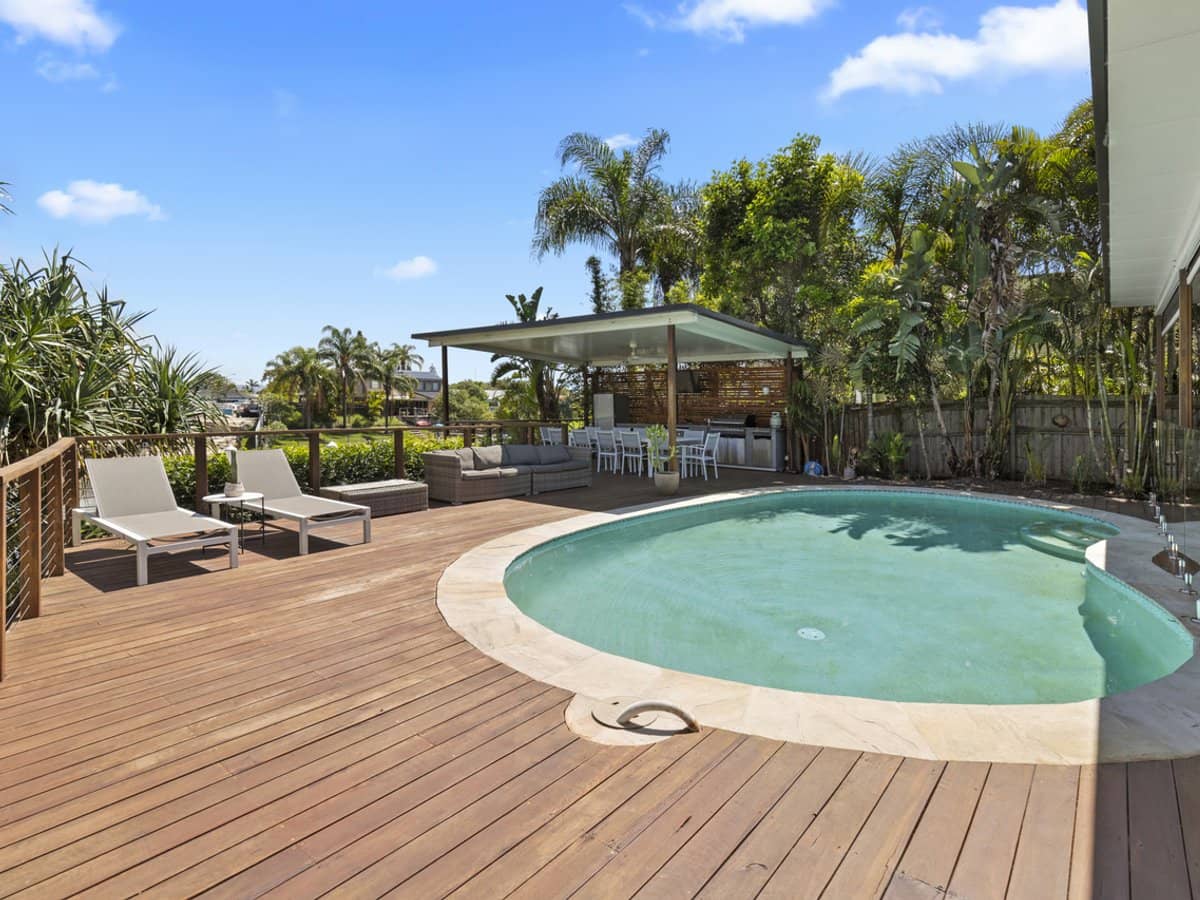 94 Hooker Boulevard, Mermaid Waters - Thumbnail 3