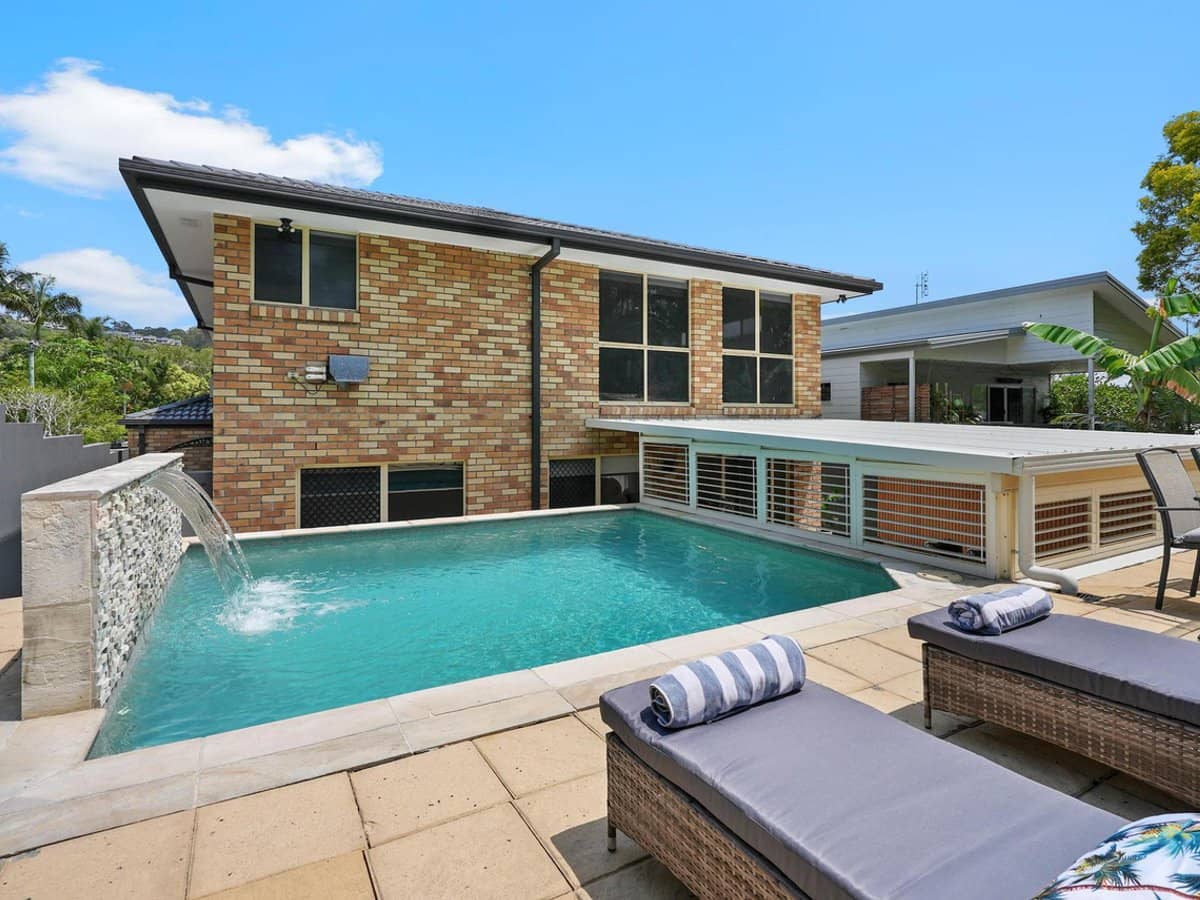 97 Tabilban Street, BURLEIGH HEADS - Thumbnail 2