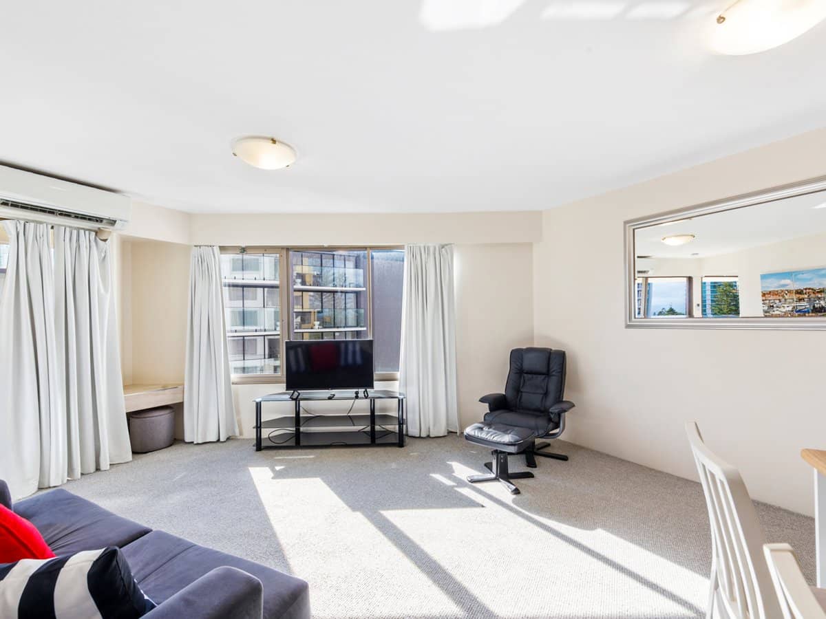 8 Trickett Street, Surfers Paradise - Thumbnail 5