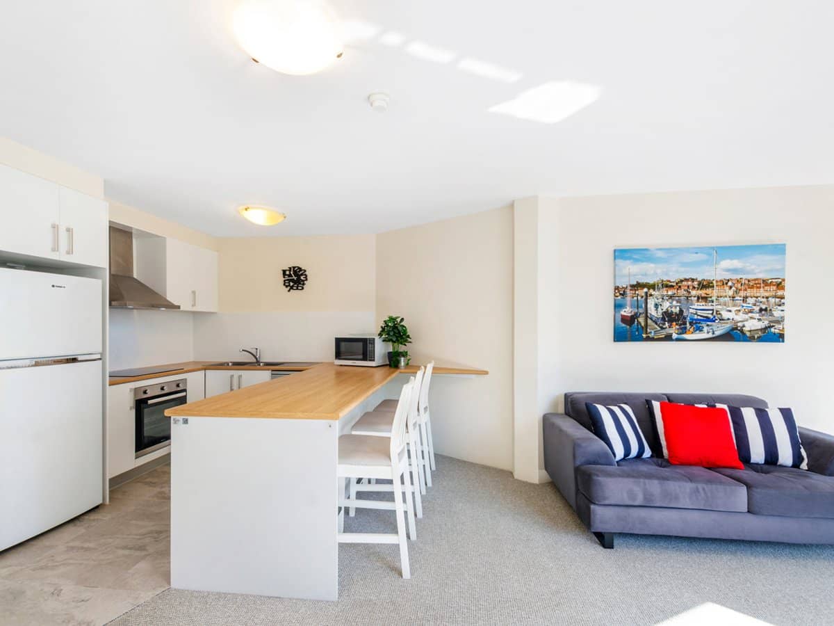 8 Trickett Street, Surfers Paradise - Thumbnail 6