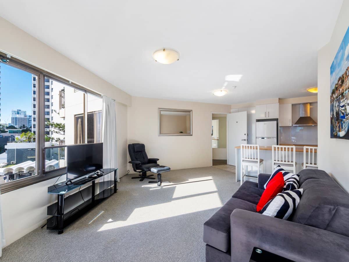 8 Trickett Street, Surfers Paradise - Thumbnail 8
