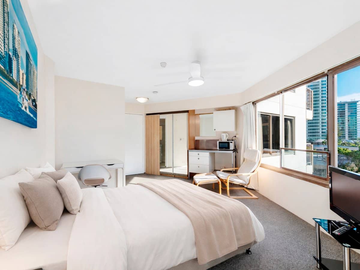 8 Trickett Street, Surfers Paradise - Thumbnail 11