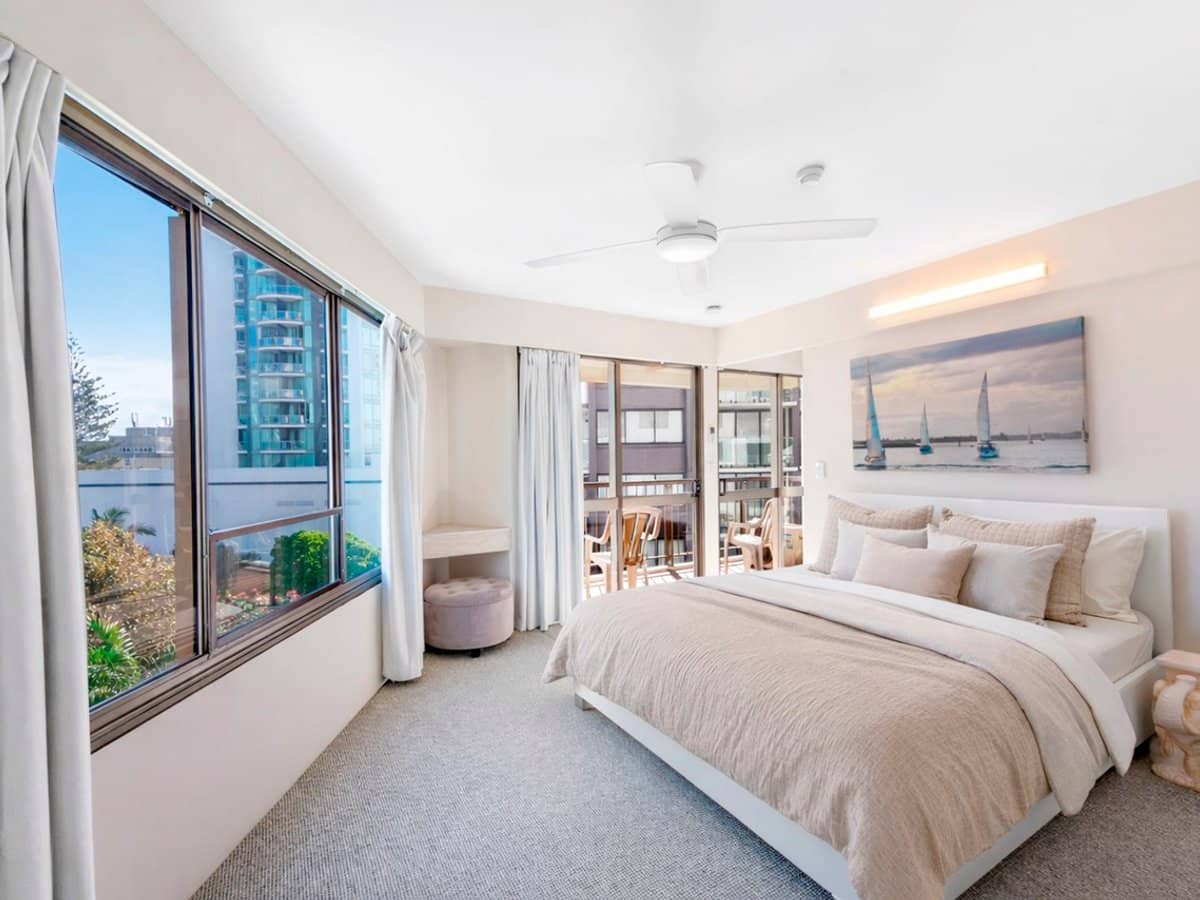 8 Trickett Street, Surfers Paradise - Thumbnail 13