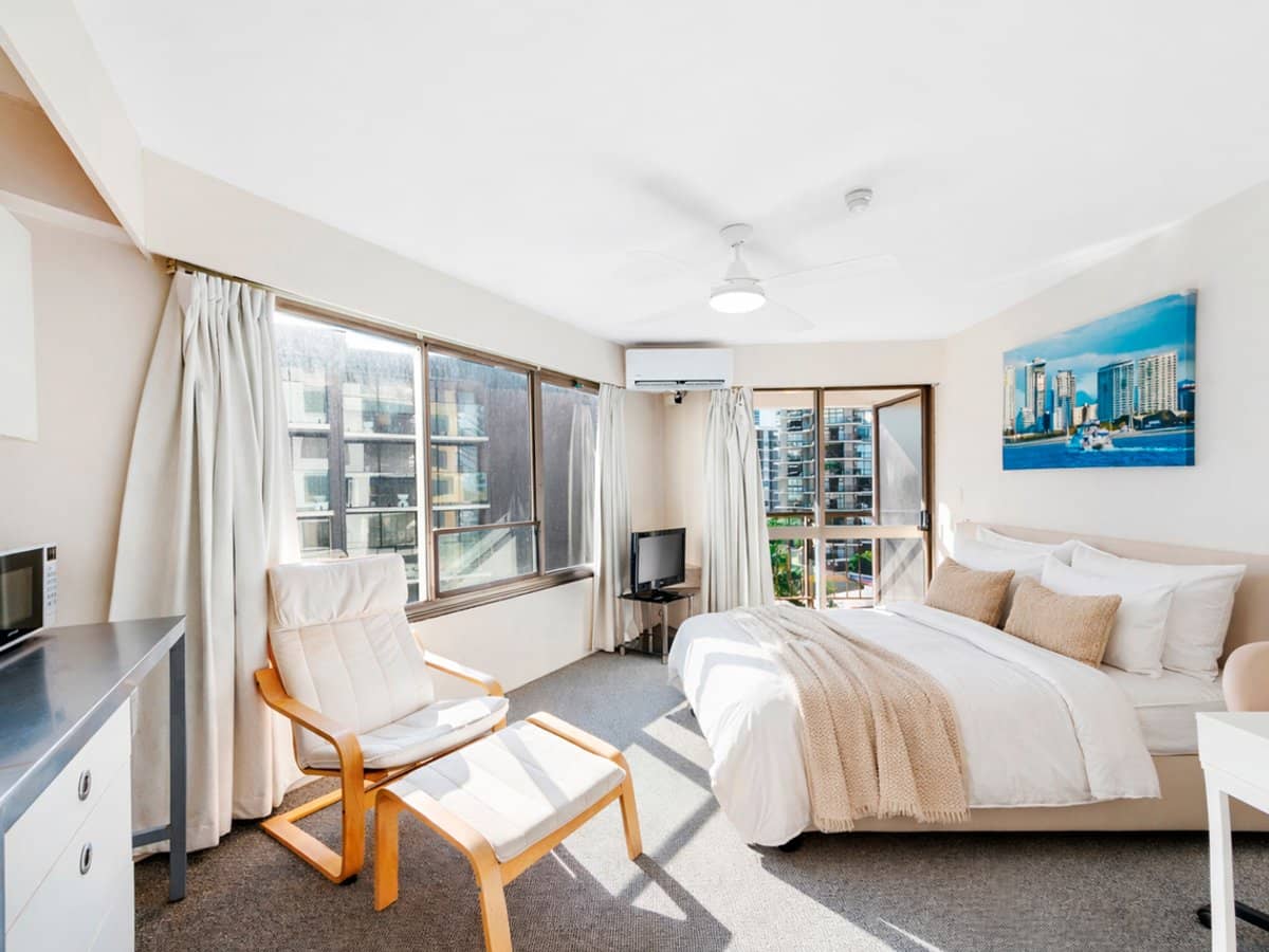 8 Trickett Street, Surfers Paradise - Thumbnail 15